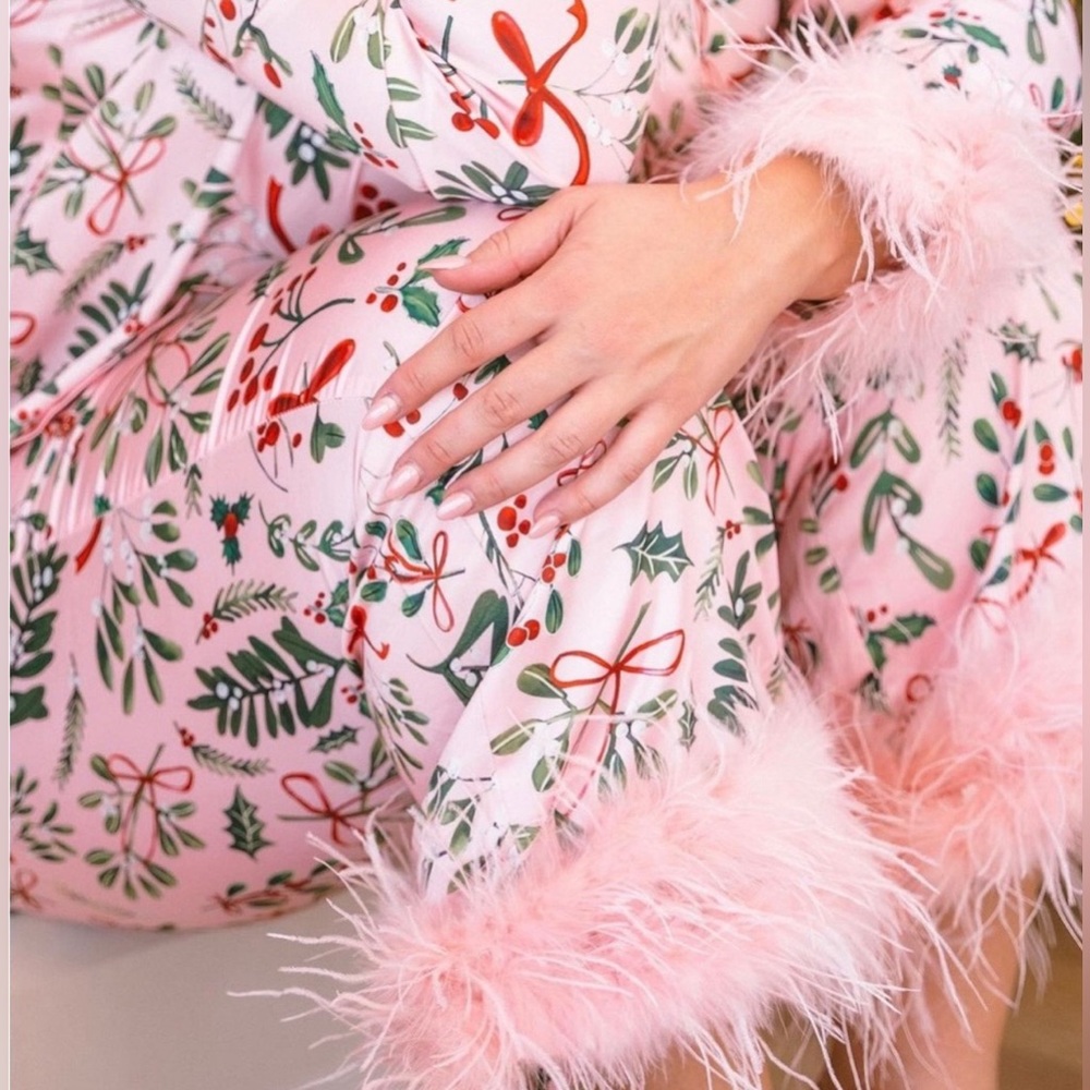 Ivy City Co. Bianca Pink Christmas Pajama Set Small NWT - Picture 5 of 13